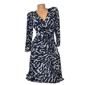 Chicos Travelers Womens Size 1 MEDIUM Blue Black White Abstract Print Wrap Dress